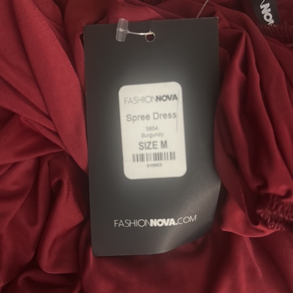 Fashion Nova Spree Dress in Burgandy SOLD OUT - Picture 4 of 4